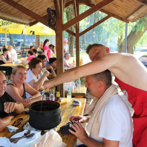Halfőző verseny volt Kupuszinán