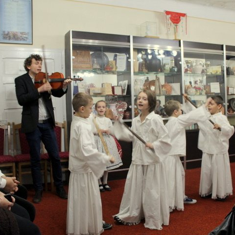 <center>A közösség szolgálatában<br />Magyar Szórvány Napja</center>