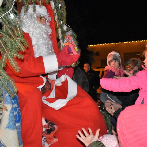 Ajándékot és barátságokat hozott a kedves Mikulás  -Közös ünnep Kupuszinán-